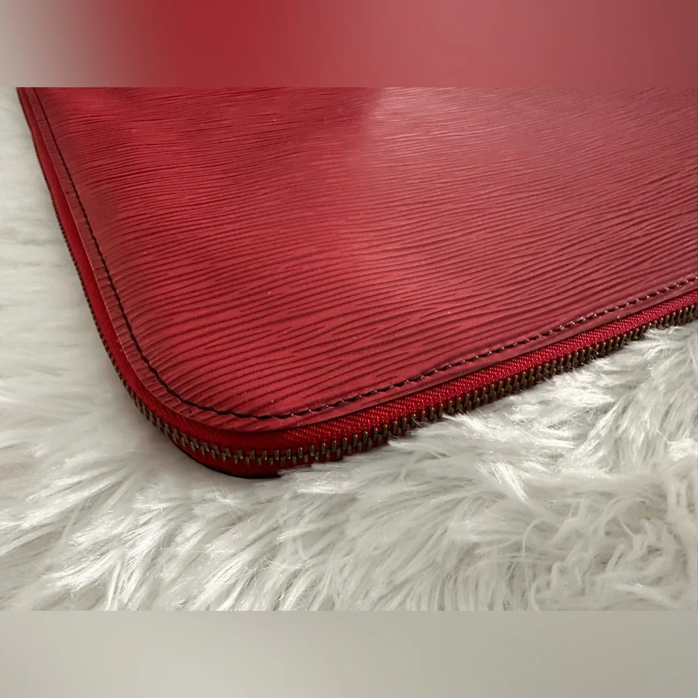 Authentic Louis Vuitton Epi Leather Red Jules GM‎ Pochette Bag Clutch Pouch